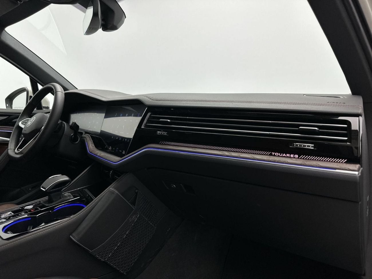 Volkswagen Touareg ELEGANCE Touareg Elegance 3L | Ex-Demo | Tirano19" Package | Luxury 4MOTION SUV | IQ.LIGHT HD Matrix | Varenn