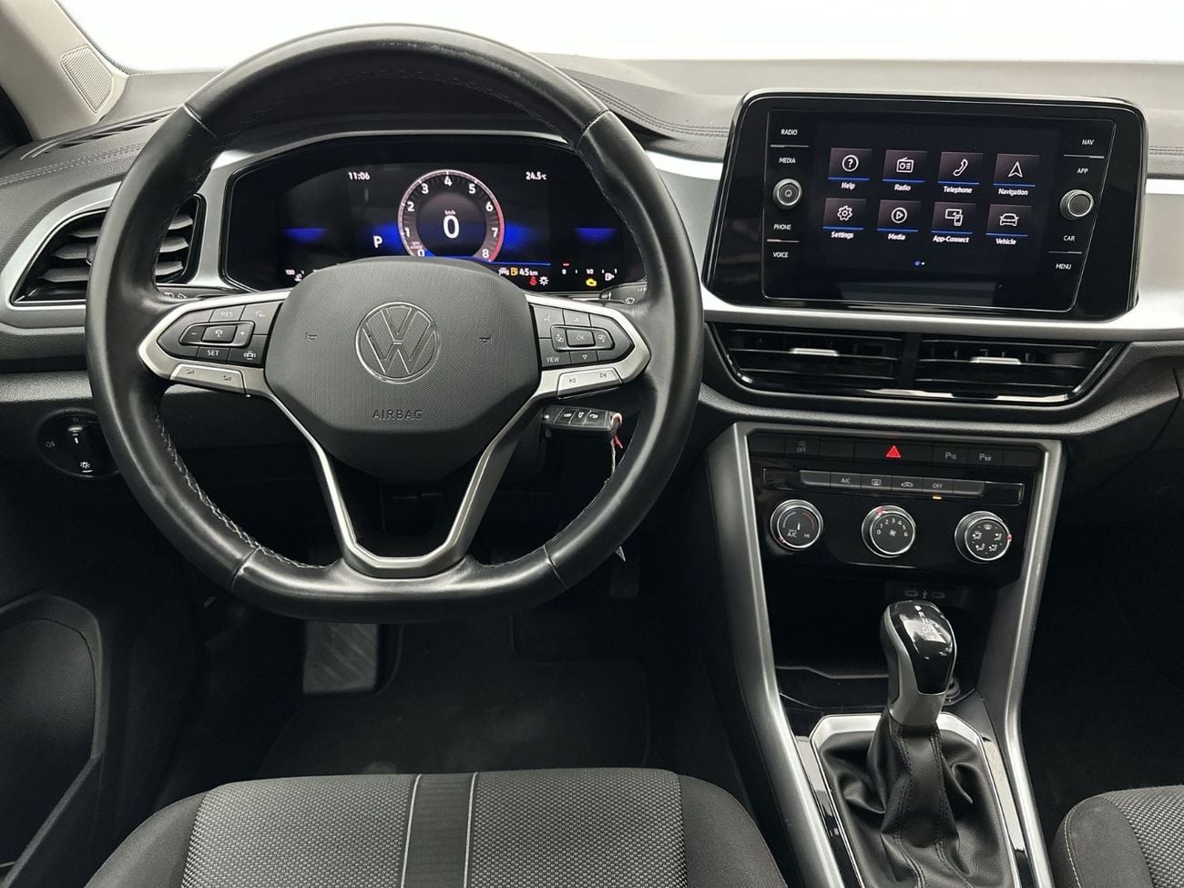 فولكس واجن T ROC LIFE T-Roc Life 1.4L | VW Certified | GCC Specs | Standout Crossover Styling