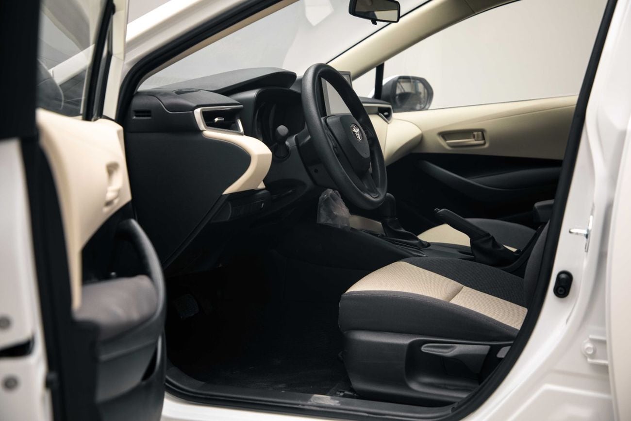 Toyota Corolla XLI E 1.6L - Super White Inside Formage | Export Only