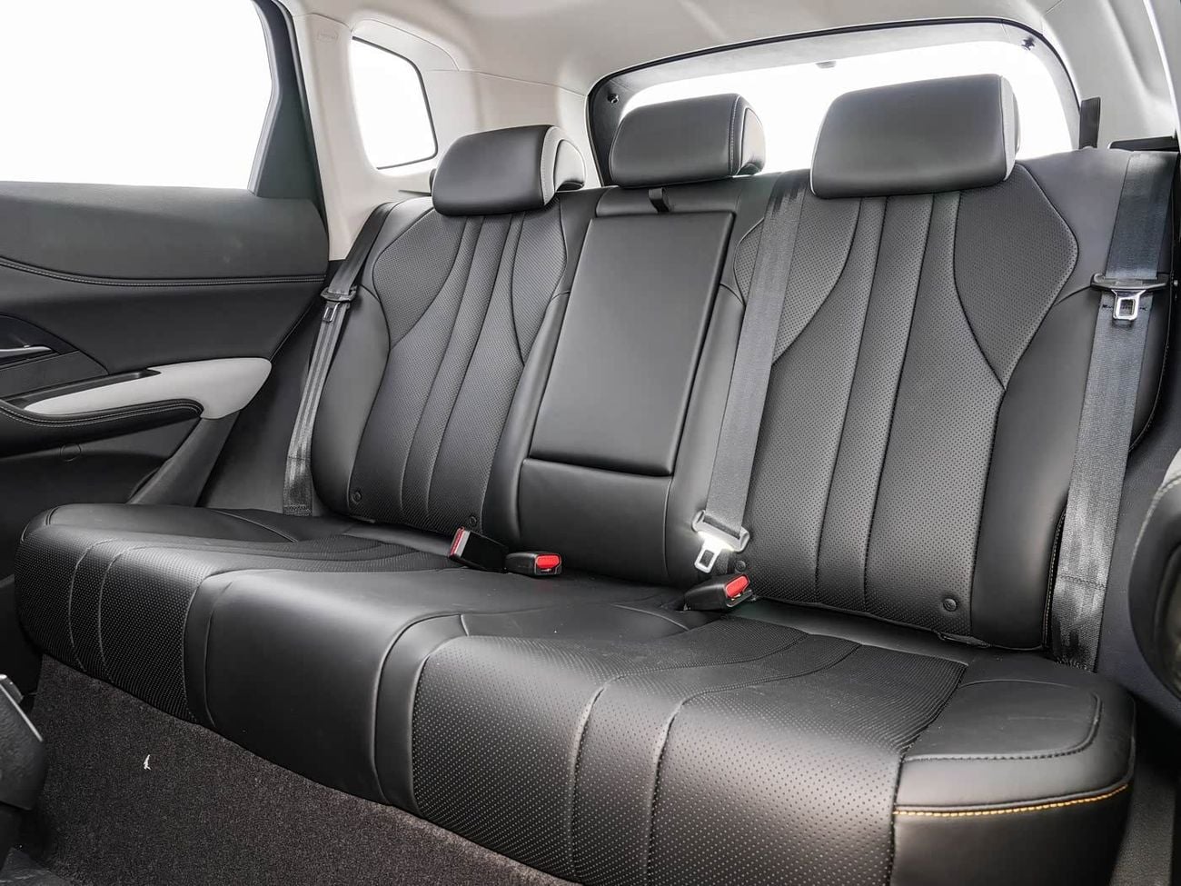 BYD Sealion 05 STANDARD 05 DM-i 75KM Prestige Type 2025 White/Black