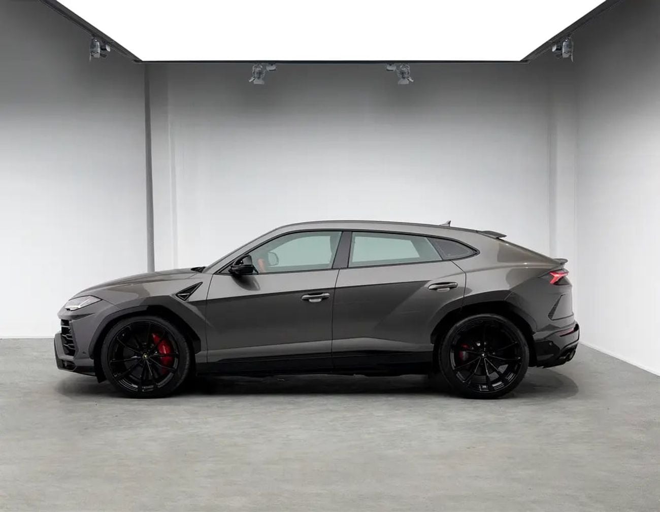 Lamborghini Urus STANDARD Massive Specification • Warranty + Service Contract • FDSH • GCC