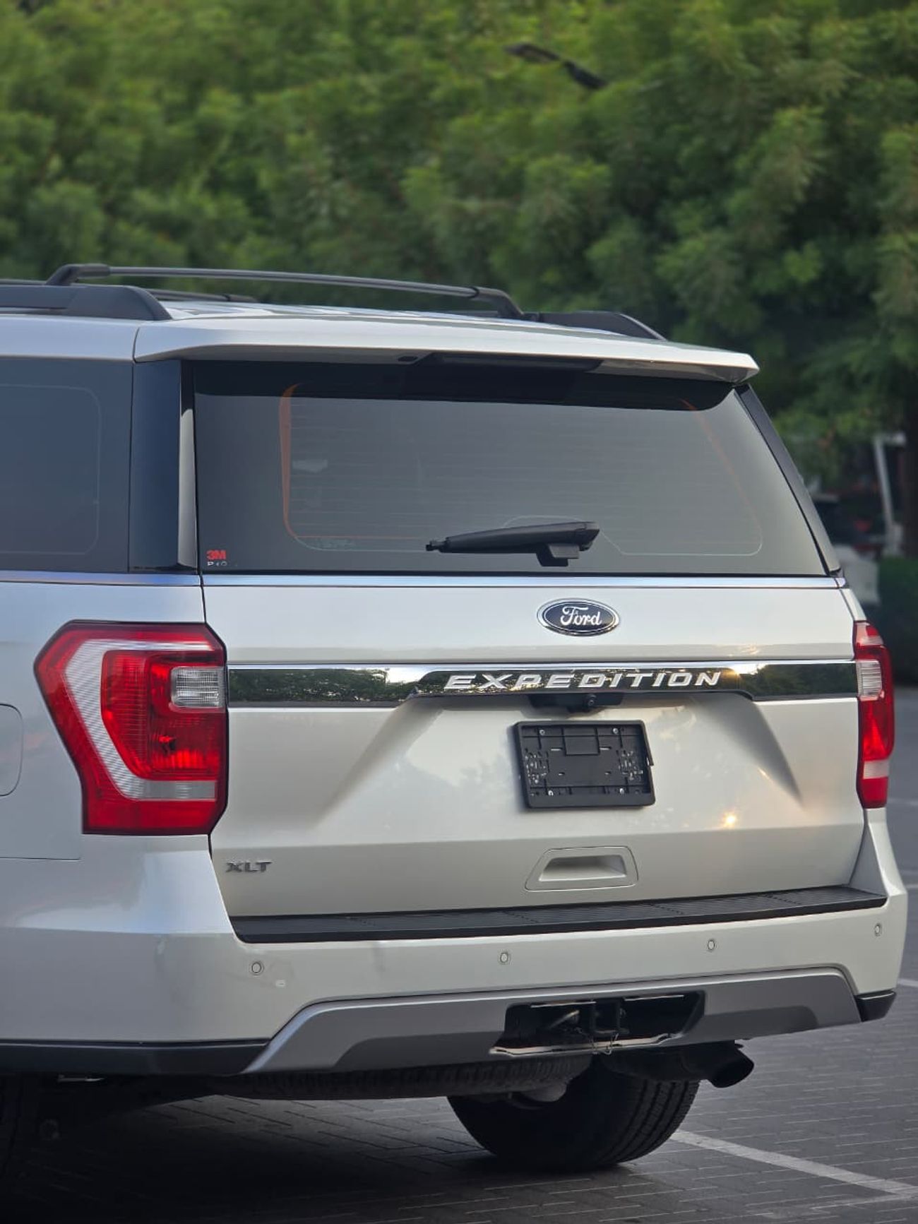 Ford Expedition XLT LTH Ford Expedition XLT 2018 GCC Specs | Full service history available | Orginal paint | Single owner