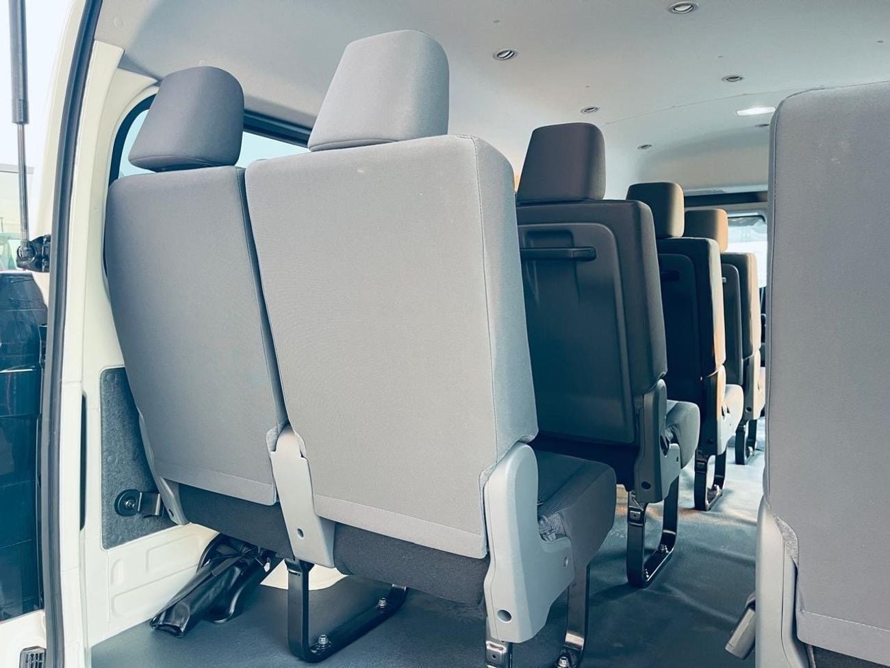 Toyota Hiace DX