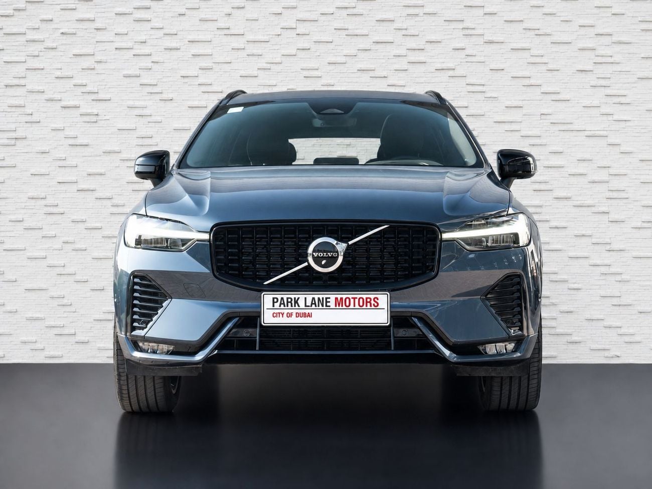 Volvo XC60 ULTIMATE DARK Volvo XC60 B5 2024 GCC specs