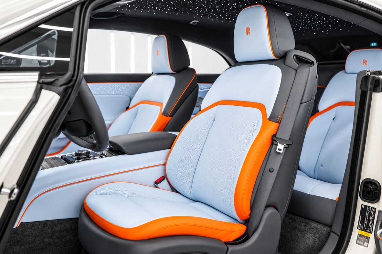 Rolls Royce Spectre STANDARD Silver Badge | GCC Specs | WARRANTY AND SERVICE | EXCELLENT CONDITION