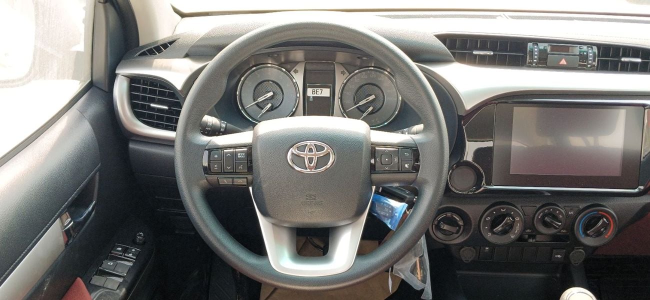 Toyota Hilux SR5 2026YM