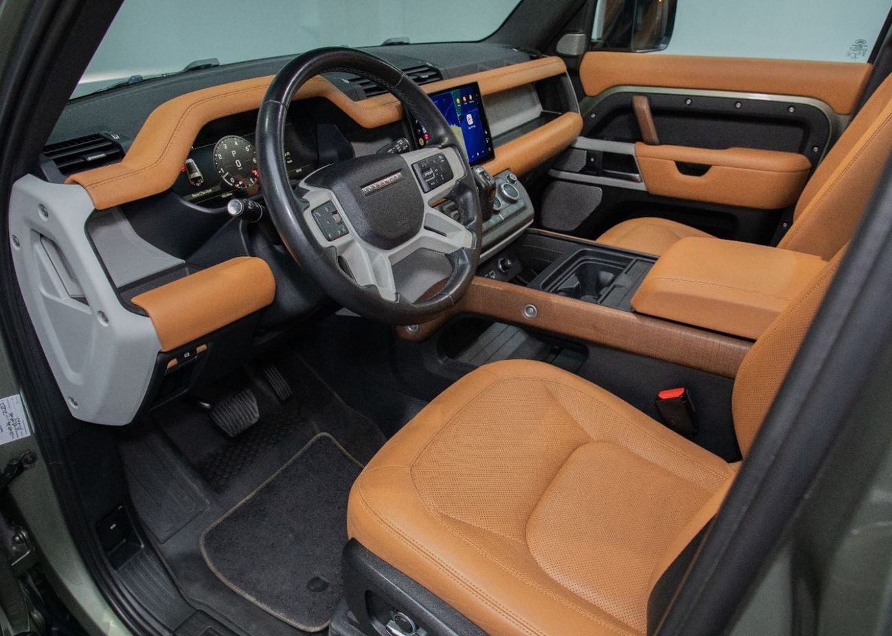 لاند روفر ديفندر 130 SE P400