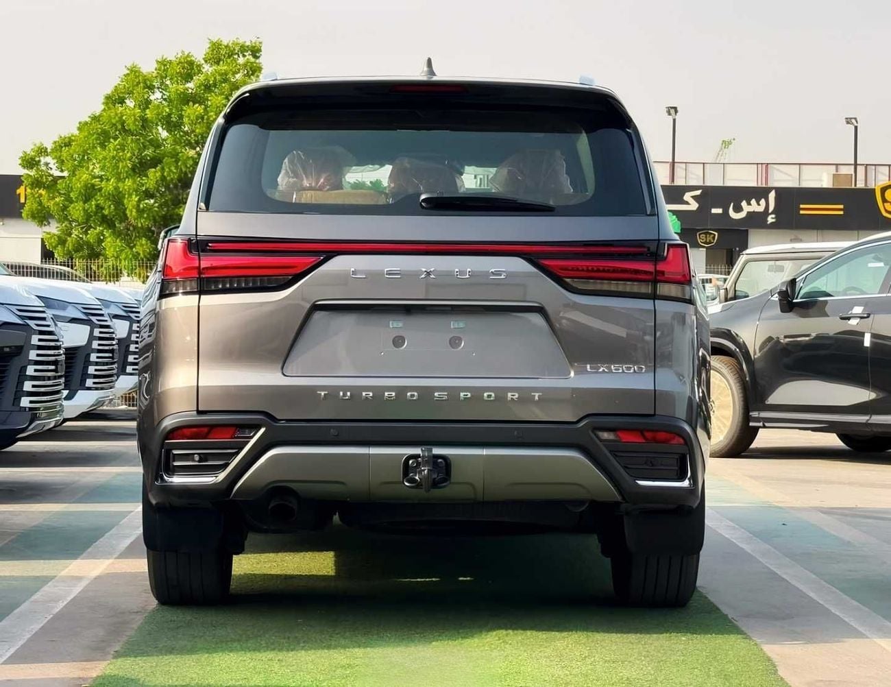 Lexus LX600 SIGNATURE TURBO SPORT || 3.5L PETROL V6 | RADAR | REAR ENTERTAINMENT SCREEN | LETAHER / SUNROOF (CODE # L6TSO)
