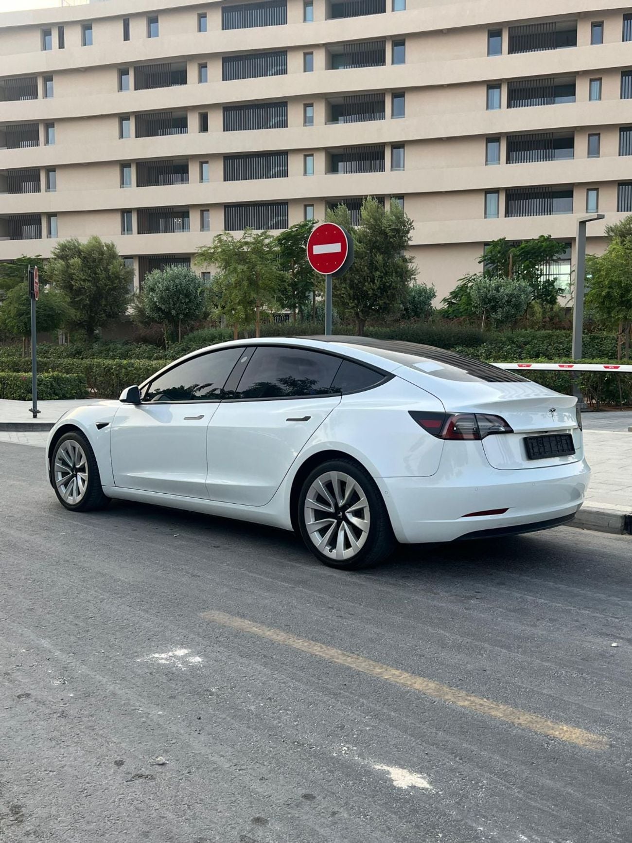 Tesla Model 3 LONG RANGE
