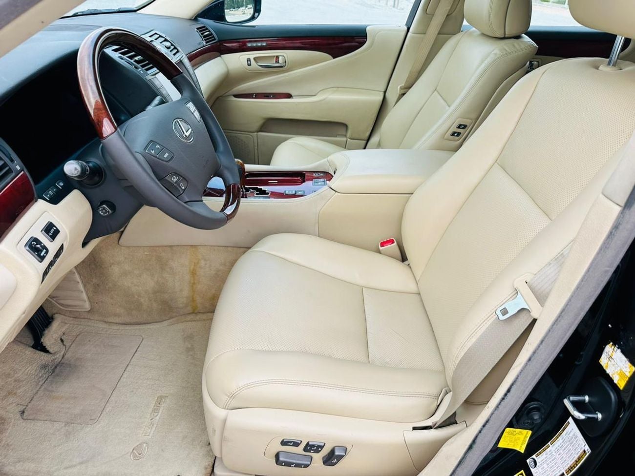 لكزس LS 460 بريمير SWB