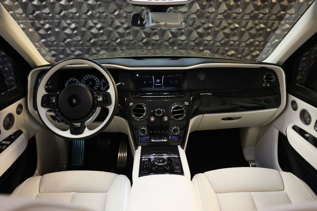 Rolls Royce Cullinan BLACK BADGE