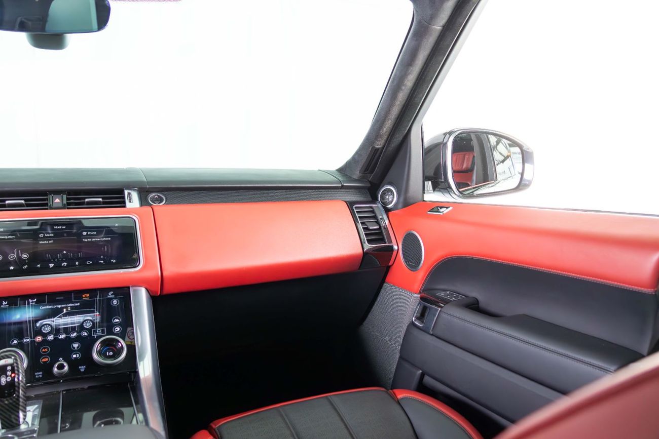 Land Rover Range Rover Sport GCC-Low Mileage-High Gloss Black Rims-Rear Seat Entertainment
