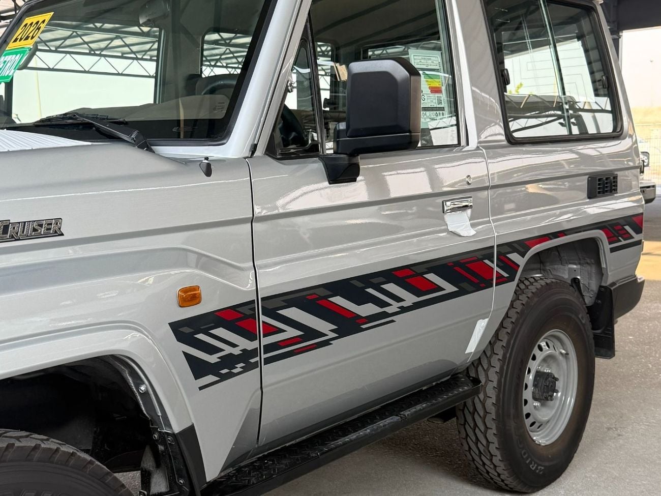 Toyota Land Cruiser 70 GRJ 71 4.0 V6 M/T **EXPORT ONLY**التصدير فقط خارج الخليج***
