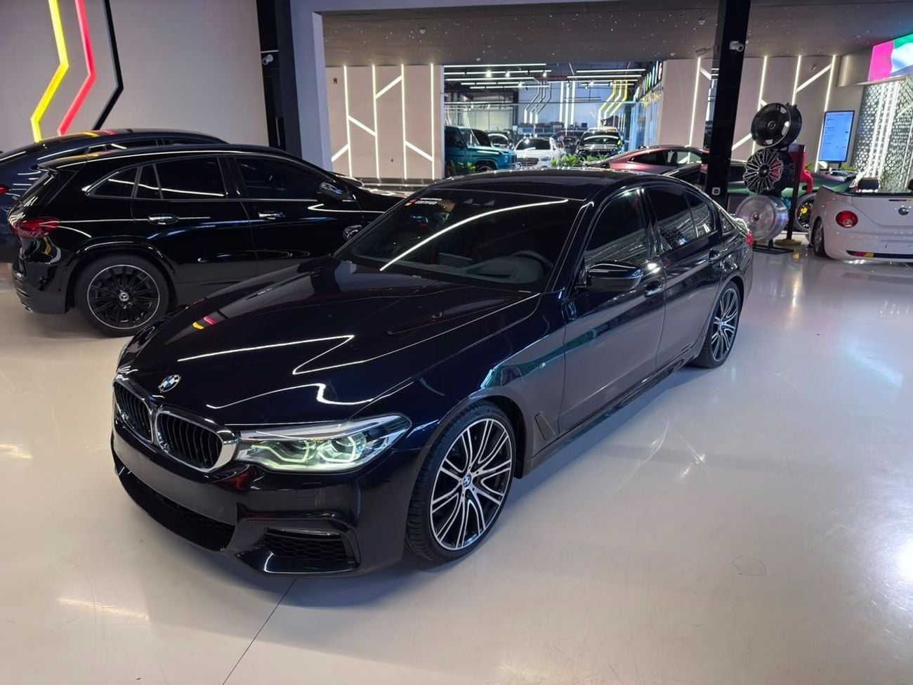 بي أم دبليو 530i M SPORT بي إم دبليو 530i M سبورت موديل 2017 | مواصفات خليجية | حالة جيدة