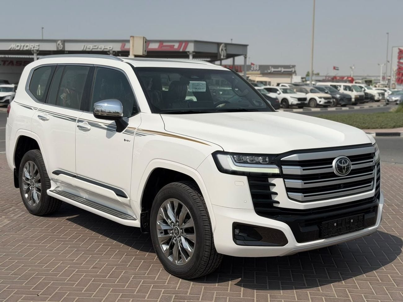Toyota Land Cruiser VXR Toyota LC300 VXR 3.5 hybrid 2026 full option GCC