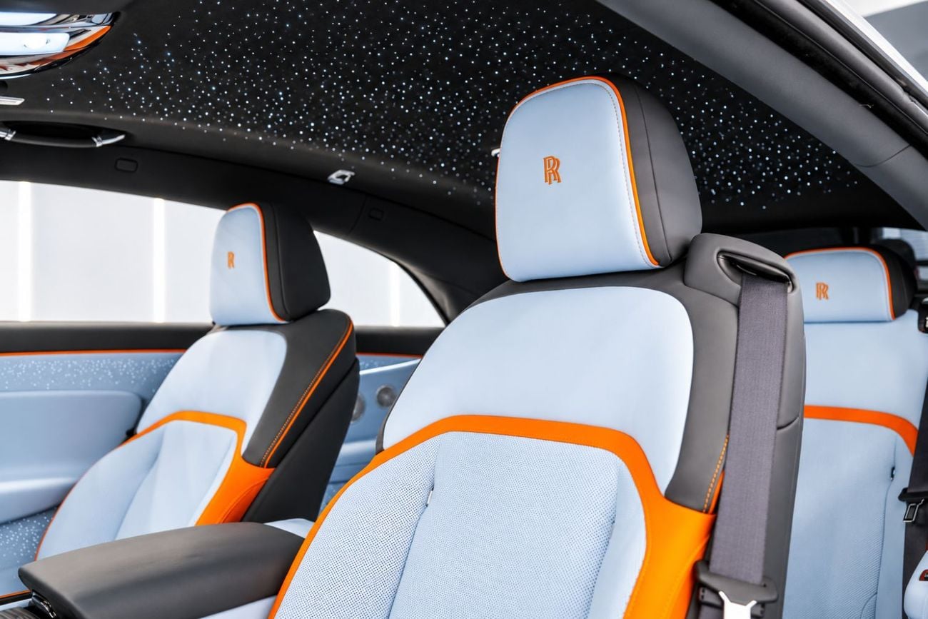 Rolls Royce Spectre STANDARD Silver Badge | GCC Specs | WARRANTY AND SERVICE | EXCELLENT CONDITION
