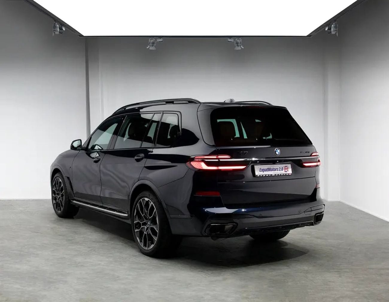 بي أم دبليو X7 XDRIVE40I M SPORT M SPORT PRO PACKAGE • Warranty + Service Contract • FDSH • GCC