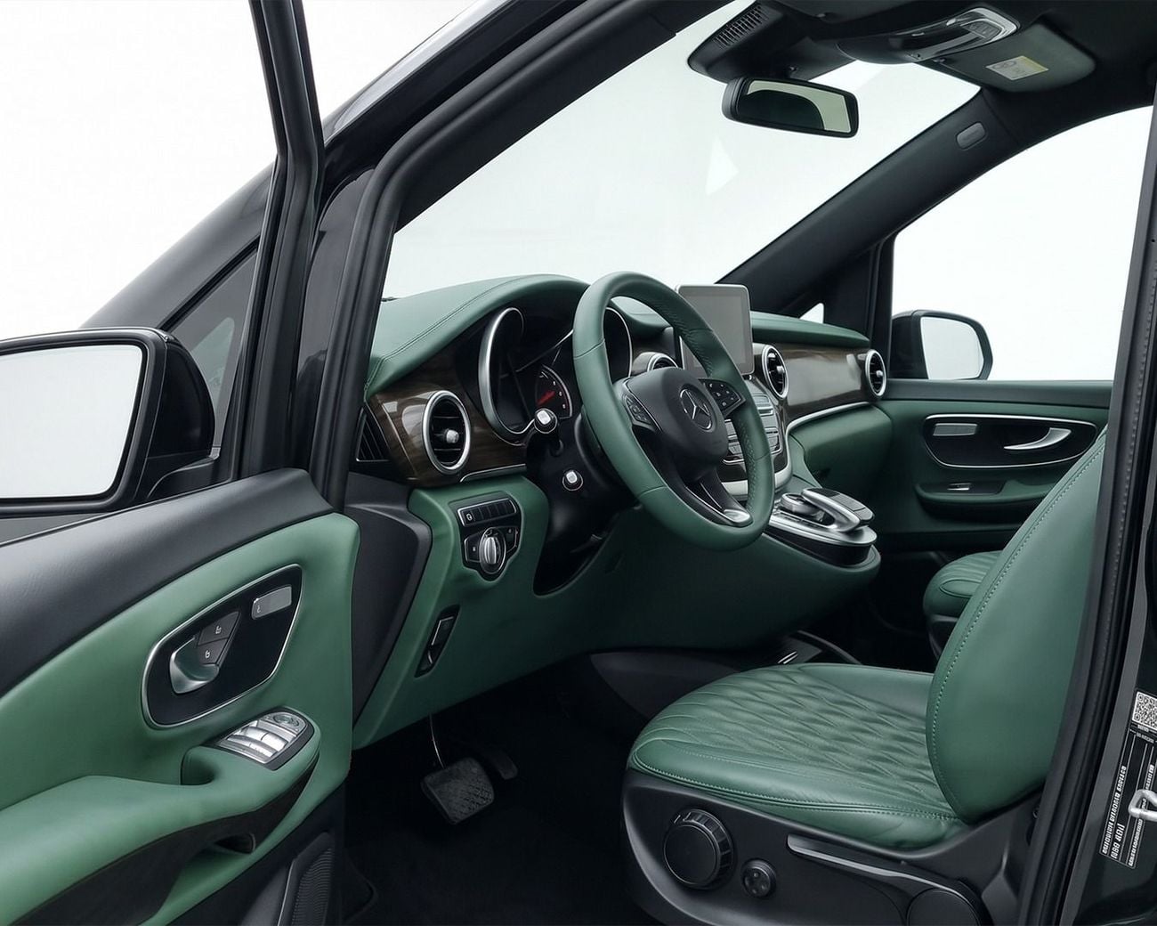 Mercedes Benz V 250 AVANTGARDE LWB 2018 l VIP SEATS | AED 3,562 / Monthly