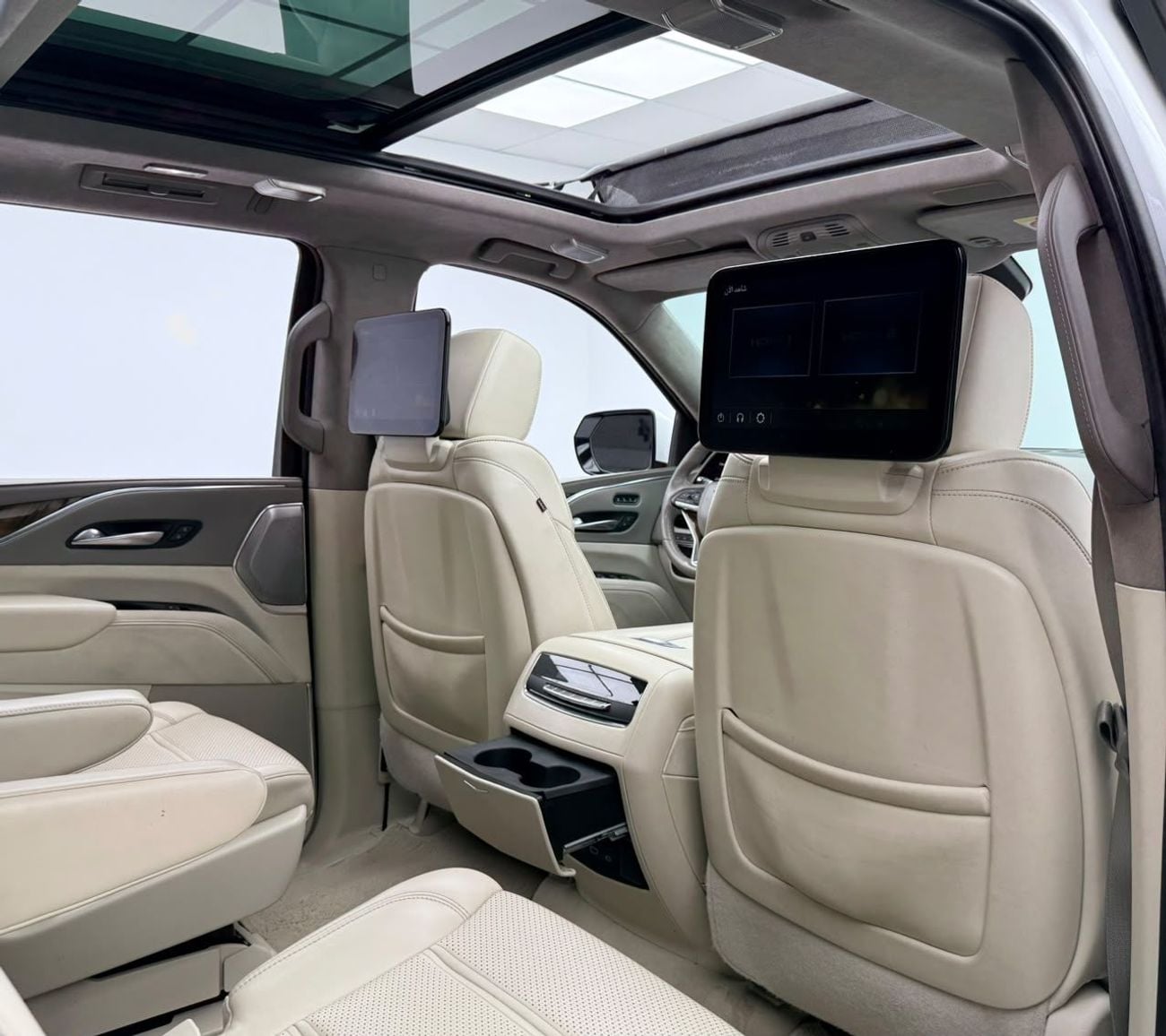 Cadillac Escalade SPORT PLATINUM 2022 Cadillac Escalade Sport Platinum, Agency Warranty+Full Service History, GCC Specs.
