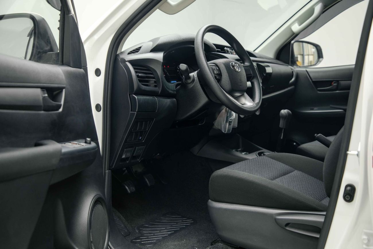 Toyota Hilux 4X4 2.4L - Platinum White Pearl Inside Black | Export Only