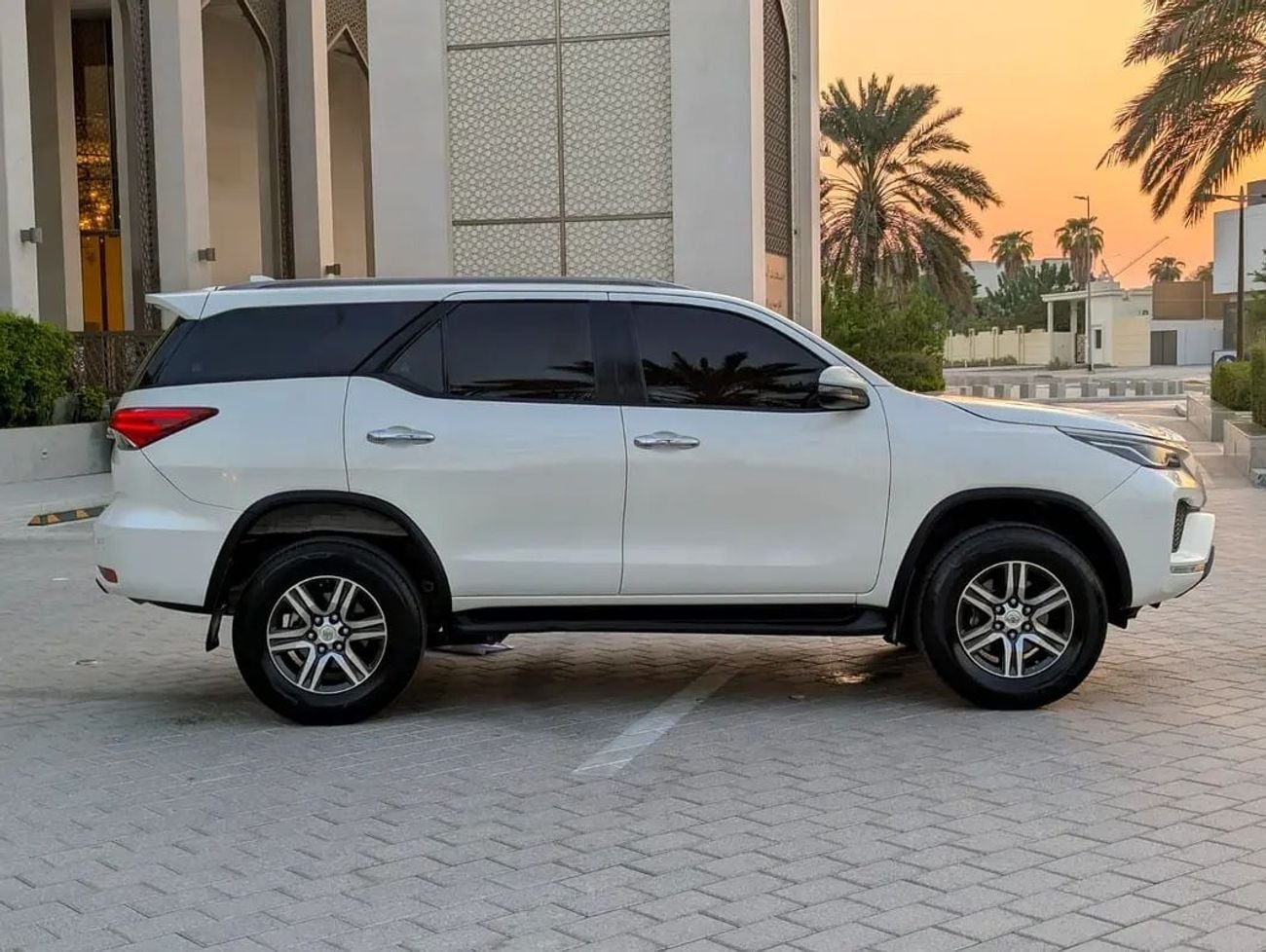 تويوتا فورتونر EXR مواصفات خليجية، محرك V4 سعة 2.7 لتر، حالة داخلية وخارجية ممتازة