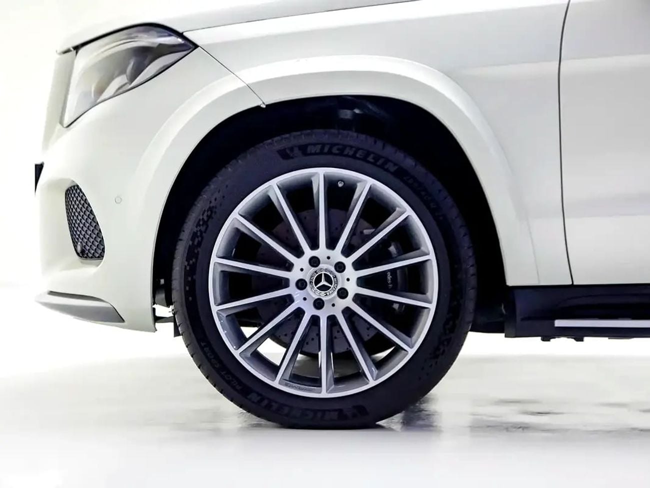 Mercedes Benz GLS500 GLS 500 | GCC Spec