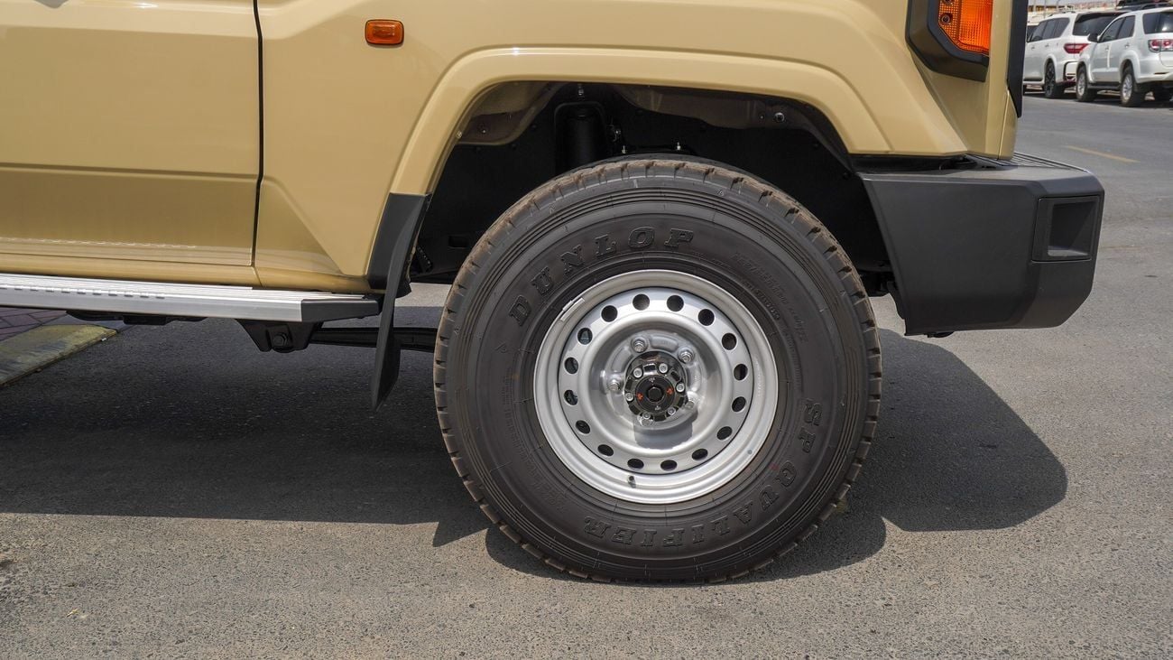 تويوتا لاند كروزر بيك آب 4.0L Oman Specs