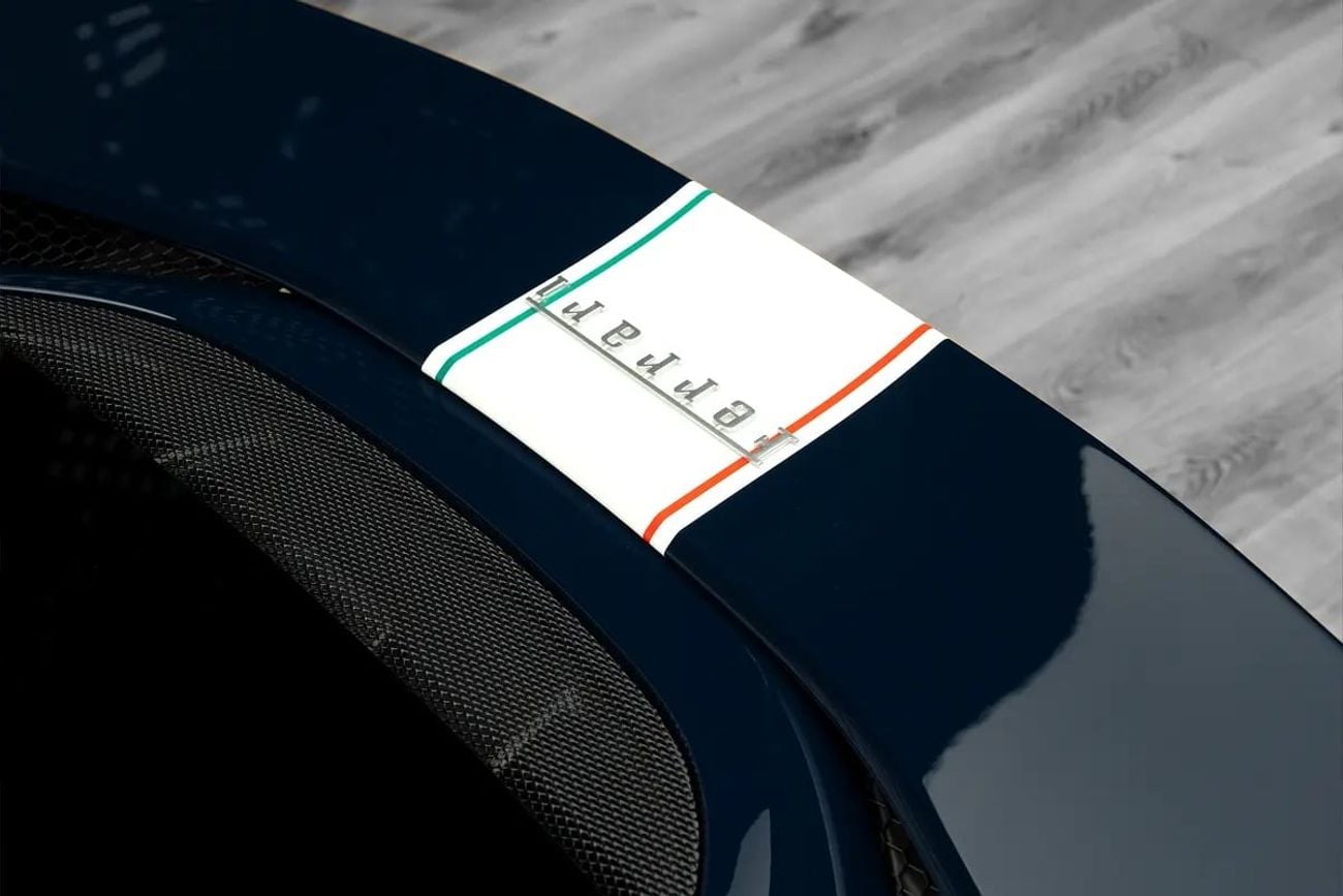 فيراري 296 GTB GTB | باقة الخدمات (الطاير (