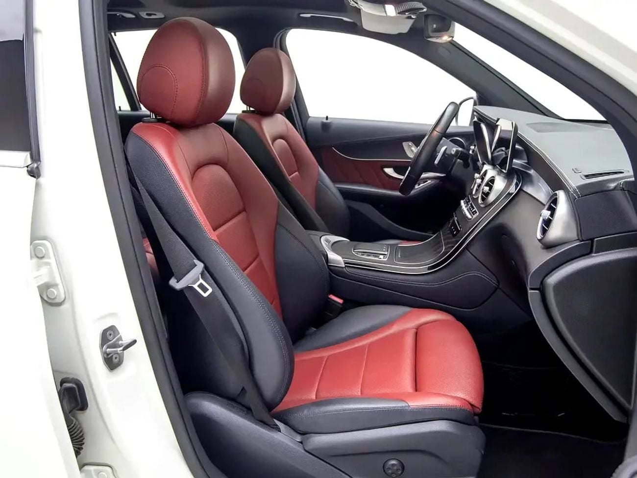 Mercedes Benz GLC 300 GLC | 300 4Matic | GCC Spec | Low Mileage