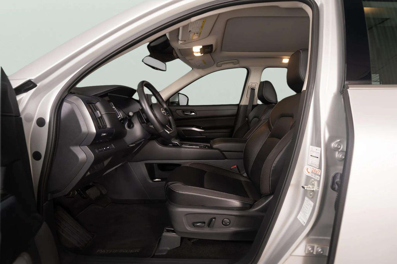 Nissan Pathfinder SV 3.5