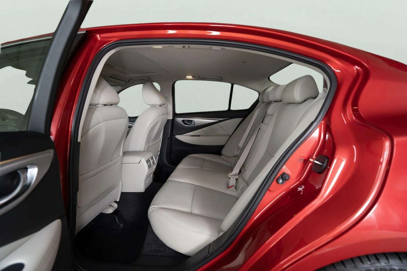 Infiniti Q50 LUXE 3.0