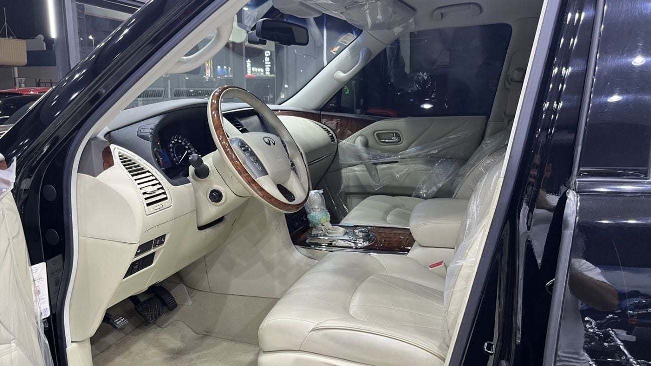 Infiniti QX80 LUXURY Infiniti QX80 2015 VERY LOW MILAGE GCC FULL DEALER SERVICE HISTORY