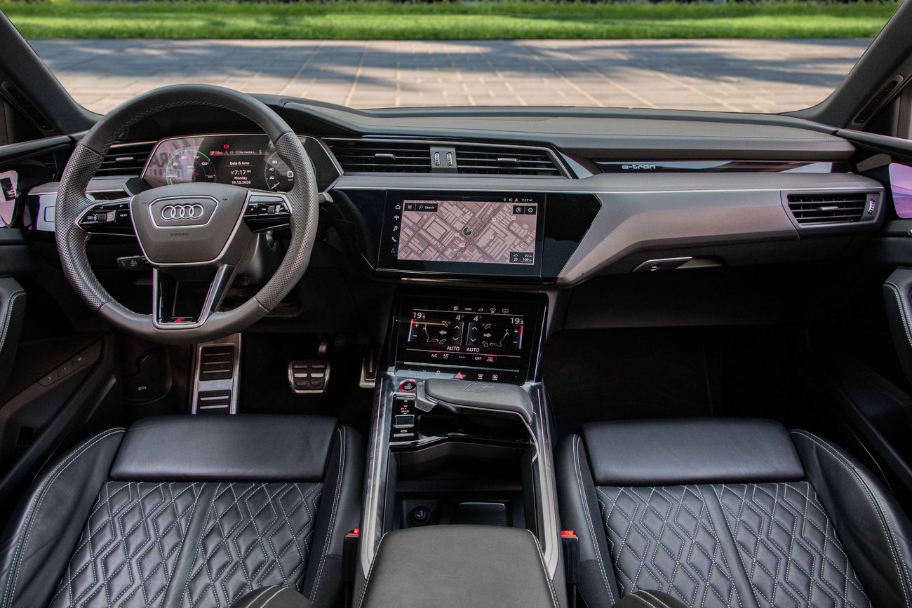 أودي Q8 SPORTPACKAGE SQ8 E-TRON | 5,288 P.M | 0% Downpayment | WARRANTY