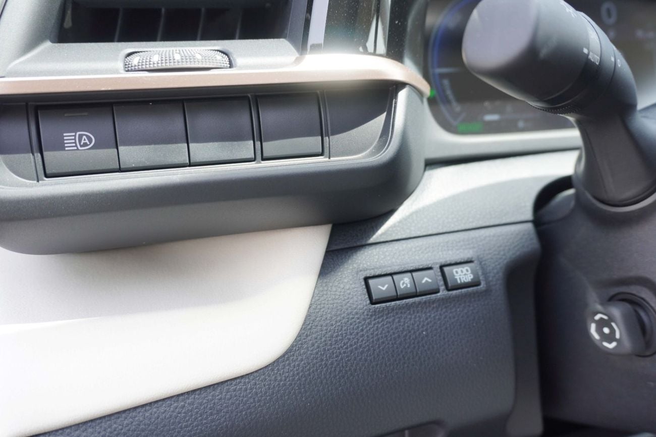 تويوتا كراون PLATINUM , HEV, AWD, A/T - 2025