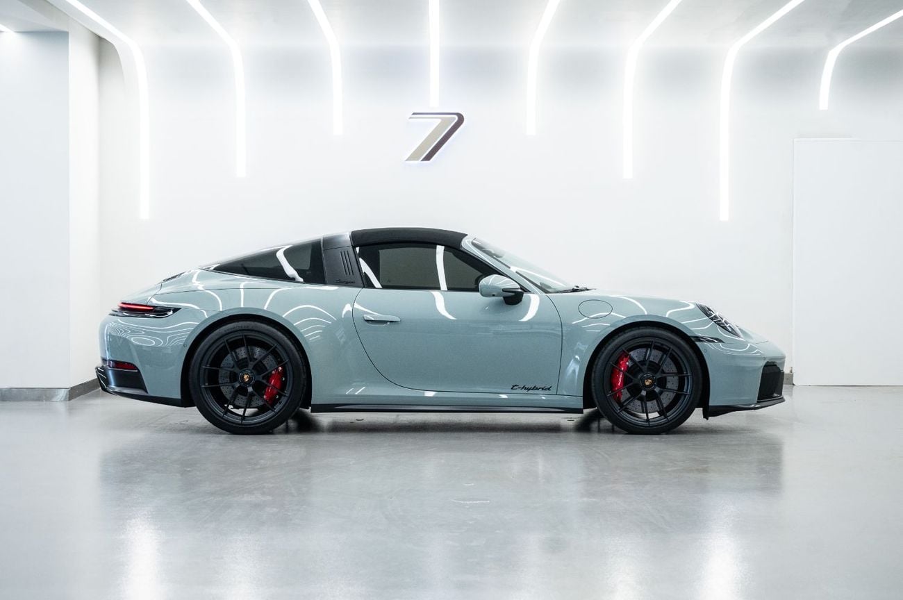 Porsche 911 TARGA 4GTS GCC Specs | Warranty | As Brand New Condition