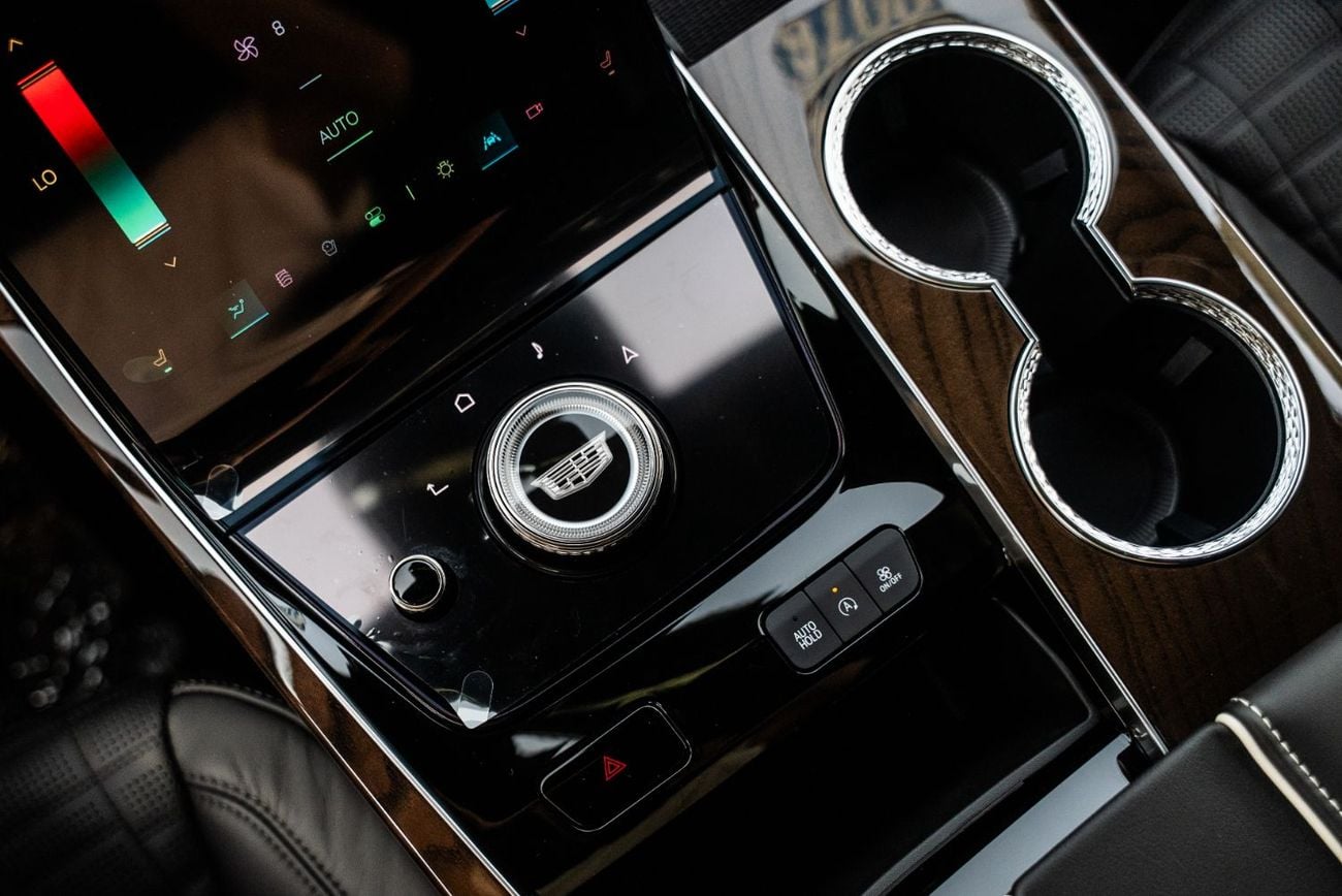 كاديلاك إسكاليد ESV بريميوم لاكجوري بلاتينيوم Executive American Specs 2026 Brand New