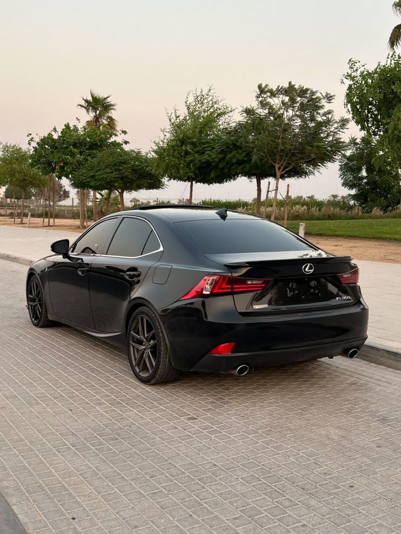 لكزس IS 350 F SPORT PLATINUM