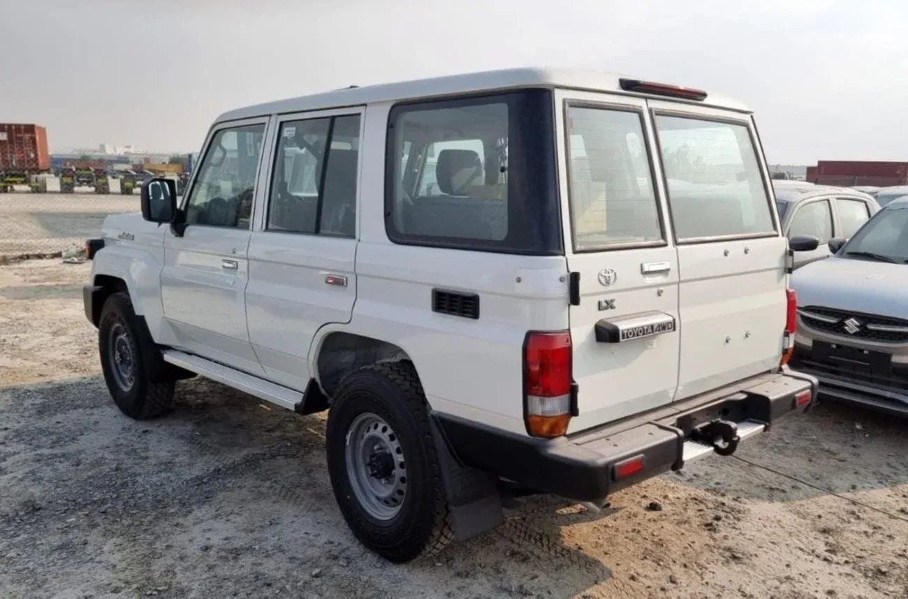 تويوتا لاند كروزر 70 76 SERIES TOYOTA LAND CRUISER 76 SERIES | 4.2L V6 DIESEL | LEATHER SEATS | DIFF LOCK | 5 DOORS | MY2025