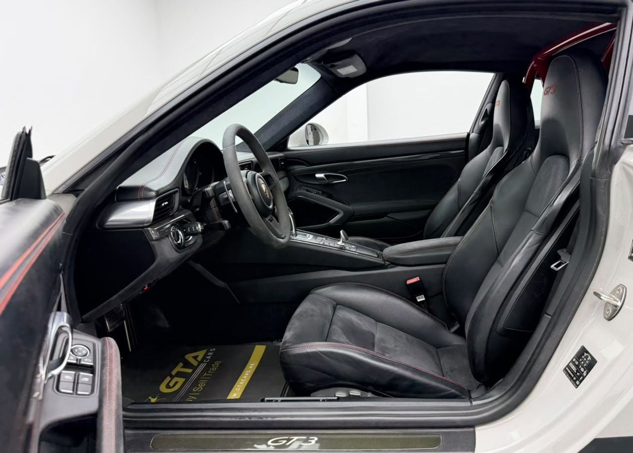 Porsche 911 GT3 2018 Porsche 911 GT3, Full Service History, Carbon Fiber Interior, Fully Loaded, GCC