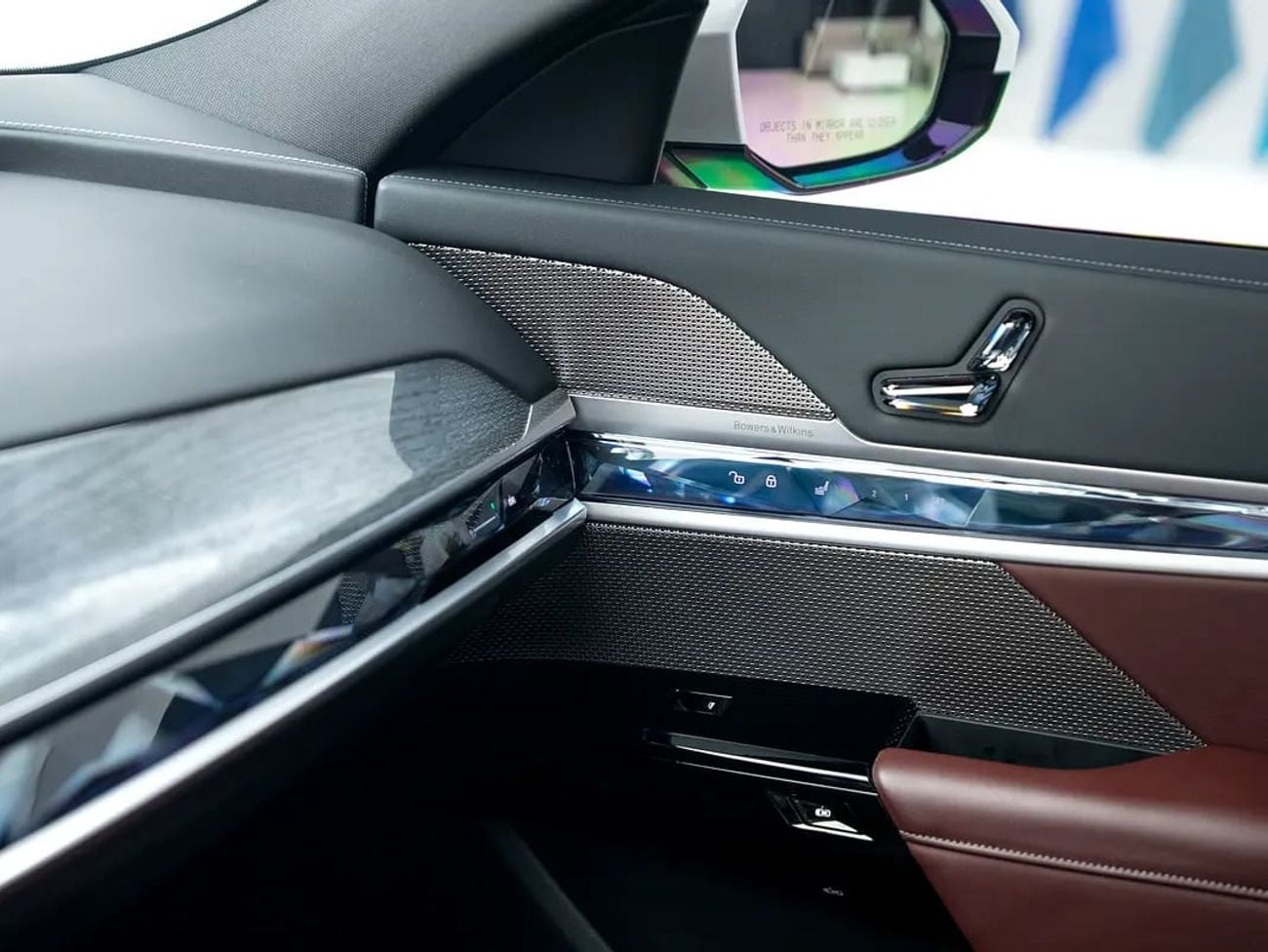 BMW 740i M SPORT BOWERS & WILKINS | PANORAMIC GLASS ROOF | BURGUNDY LEATHER