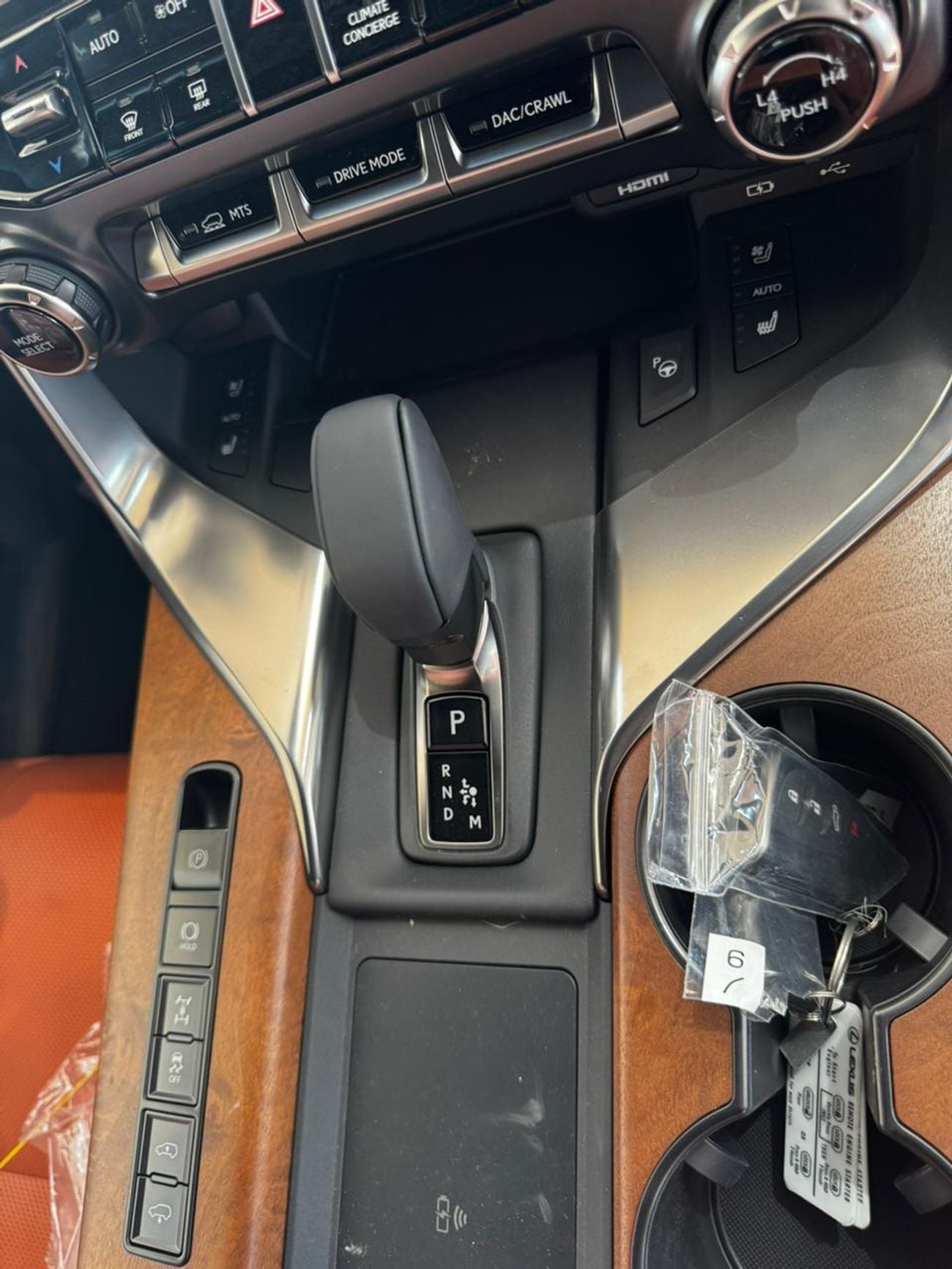 لكزس LX 700h VIP لكزس LX700h VIP كورو
