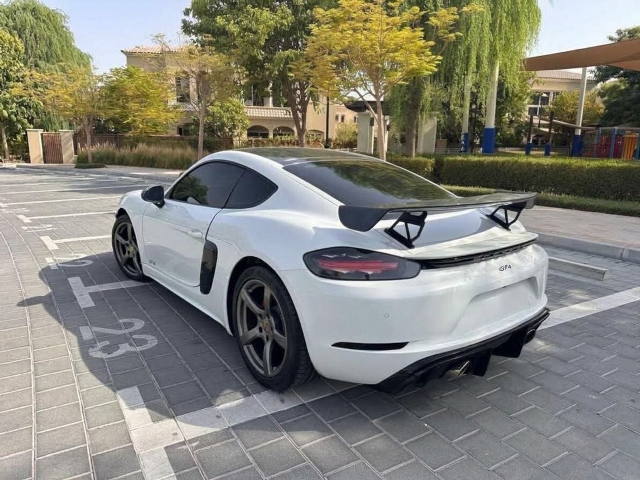 بورش كايمان 718 إس