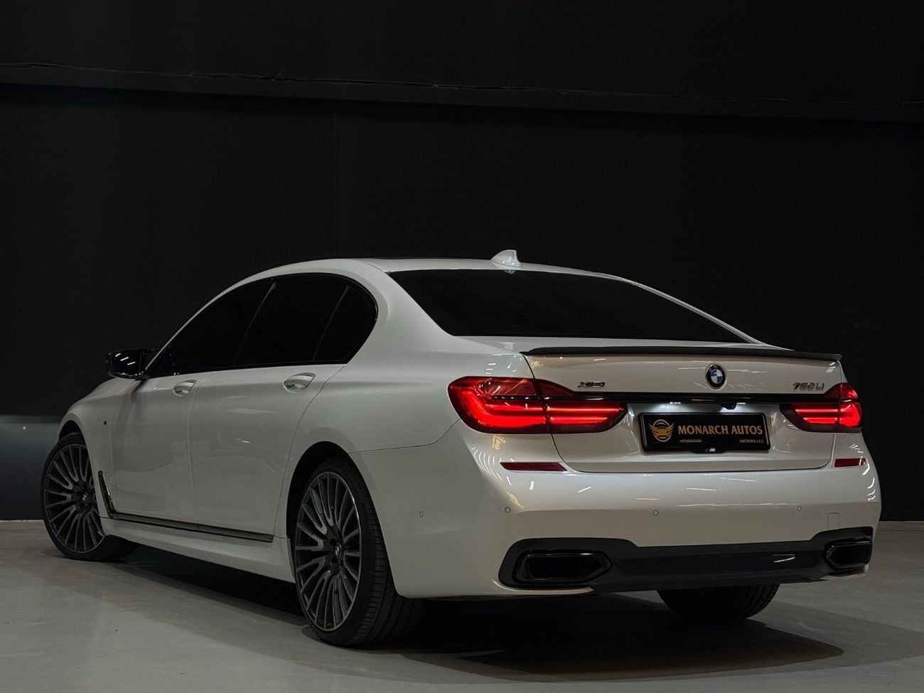 BMW 750Li XDRIVE M SPORT 2018 | GCC | 130,000 km | 90,000 AED