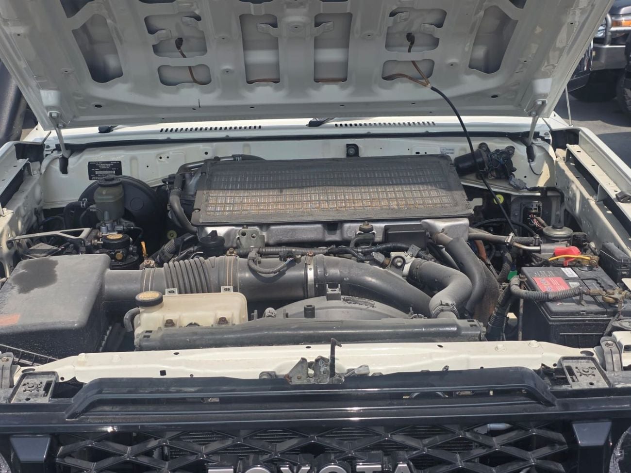 Toyota Land Cruiser Pick Up LX AC PWR OPT