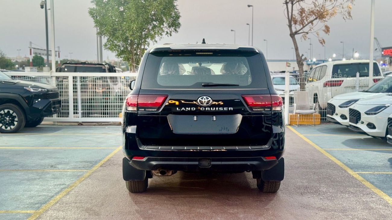Toyota Land Cruiser GXR BASIC BLACK INTERIOR 2025