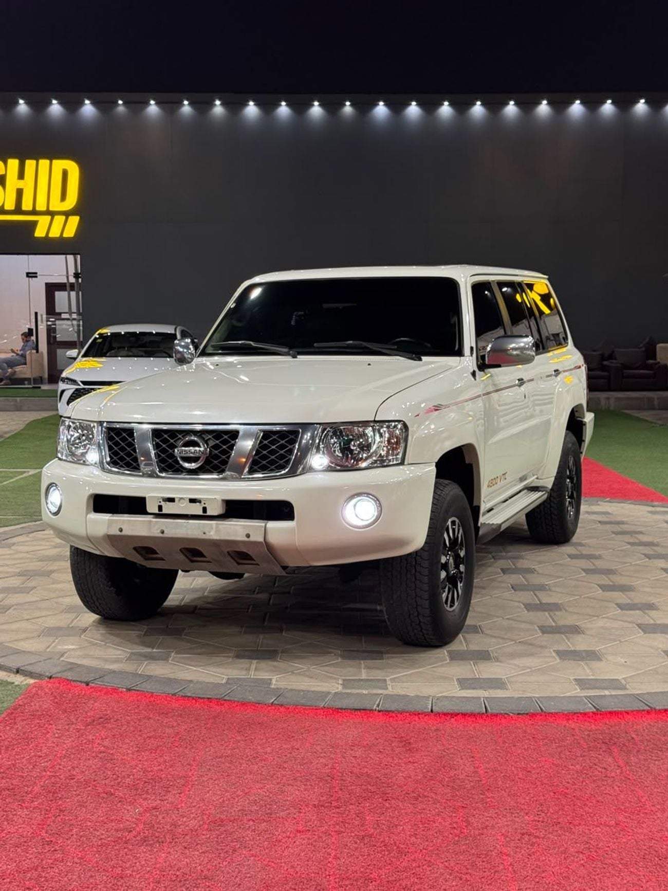 نيسان باترول LE T1