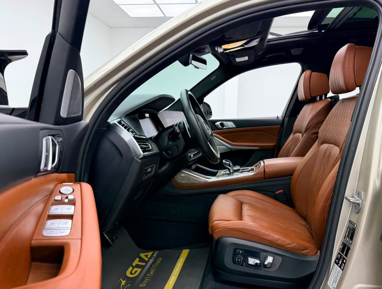 BMW X7 50i PURE EXCELLENCE 2019 BMW X7 xDrive50i M-Sport, Warranty, Full BMW Service History, Pilot Chairs, Fully Loaded, GCC