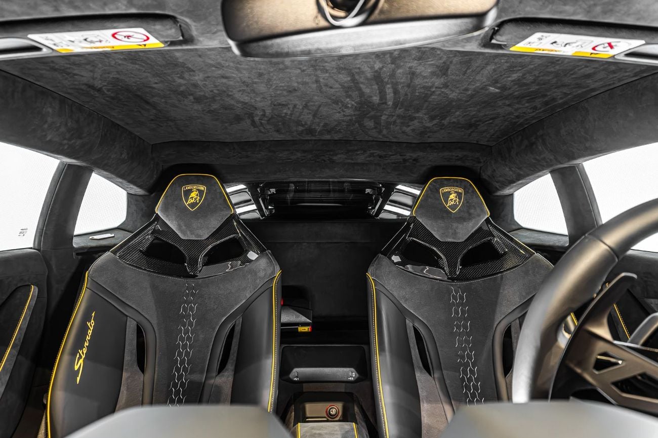 Lamborghini Huracan 2024 Lamborghini Huracán Sterrato | 1 of 1,499 | 5.2L V10 | Service and dealer Warranty | GCC Specs