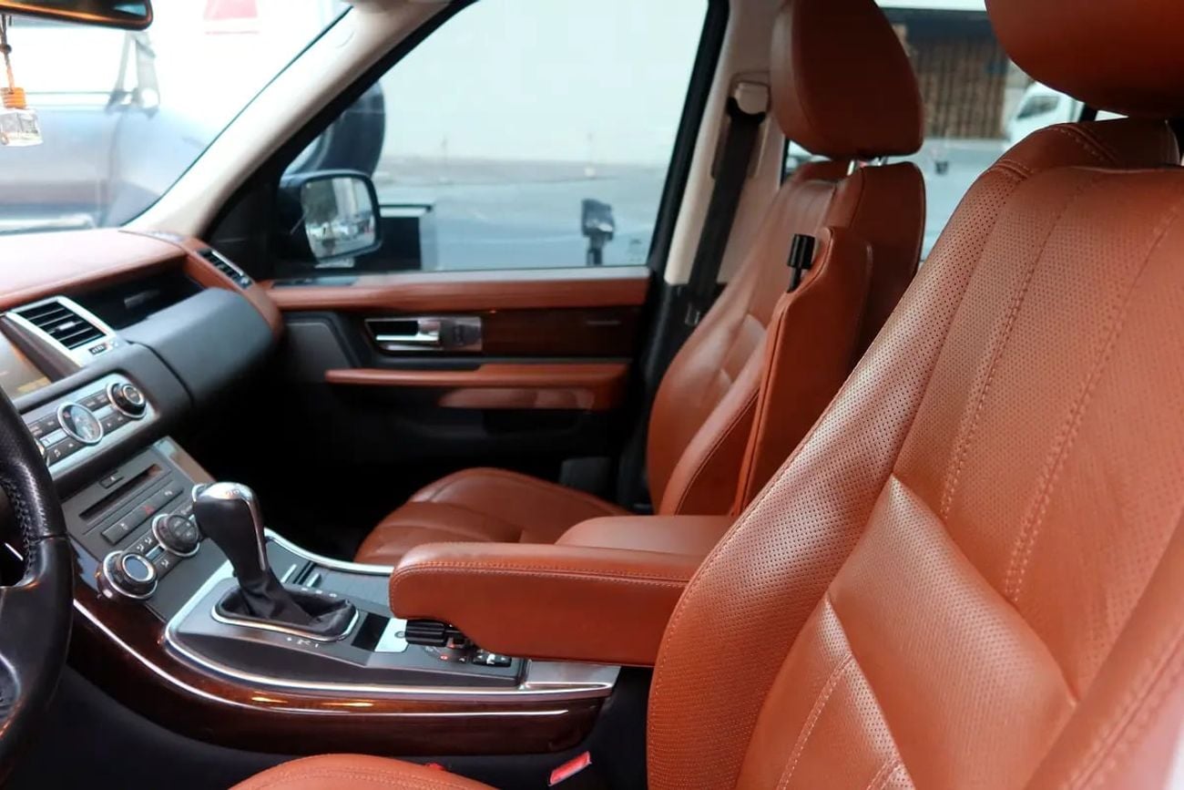 Land Rover Range Rover Sport Pristine HSE Supercharged | GCC Specs