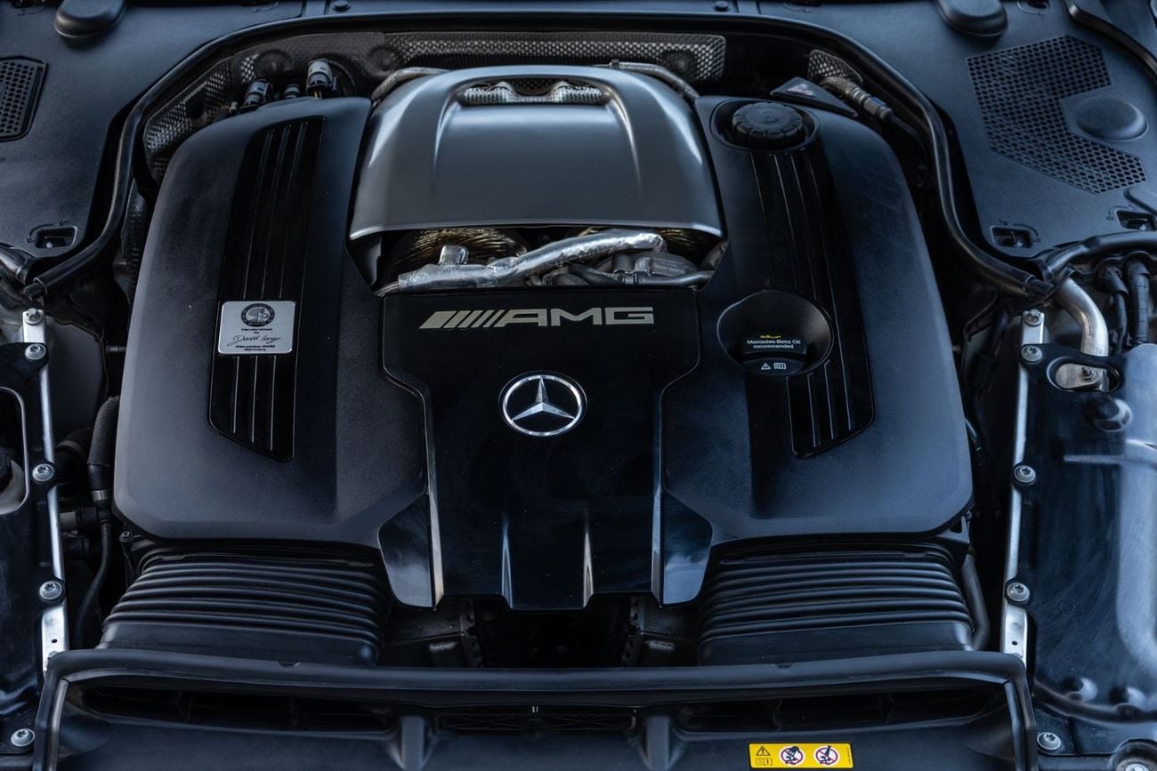مرسيدس بنز SL 55 AMG 4ماتيك+ مرسيدس بنز SL55 AMG ثنائية التوربو 4Matic+ موديل 2022 بقوانين دول مجلس التعاون الخليجي | الضمان